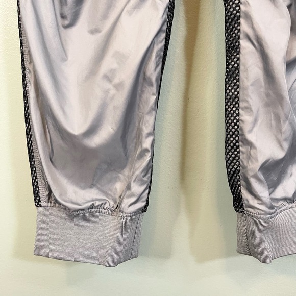 Under Armour Women's Grey Drawstring Activewear Hi Rise Athletic Sweatpants L - Picture 8 of 9